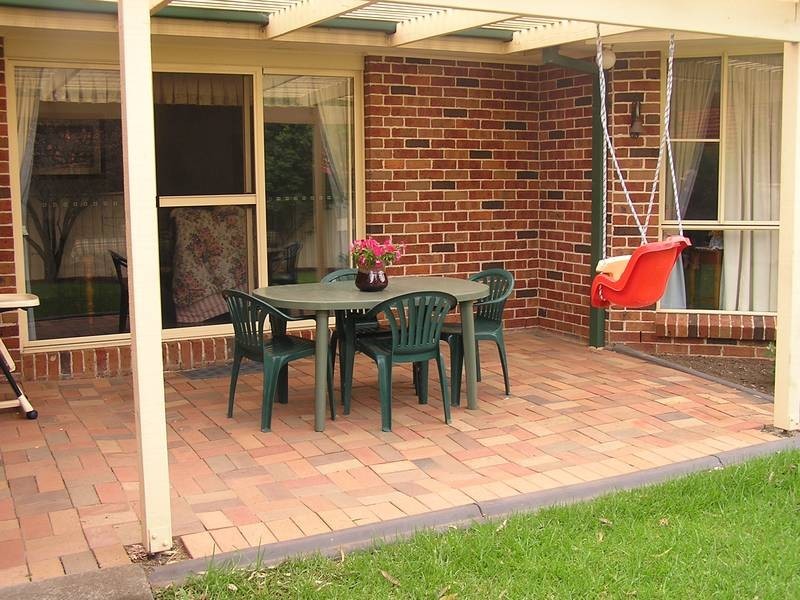 17 Carlon Crescent, Farmborough Heights NSW 2526