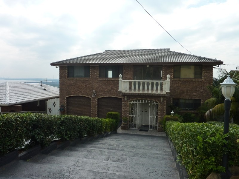 32 Cuthbert Drive, Mount Warrigal NSW 2528