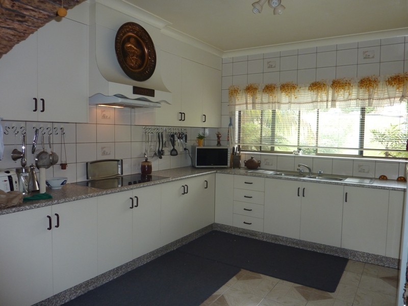 32 Cuthbert Drive, Mount Warrigal NSW 2528