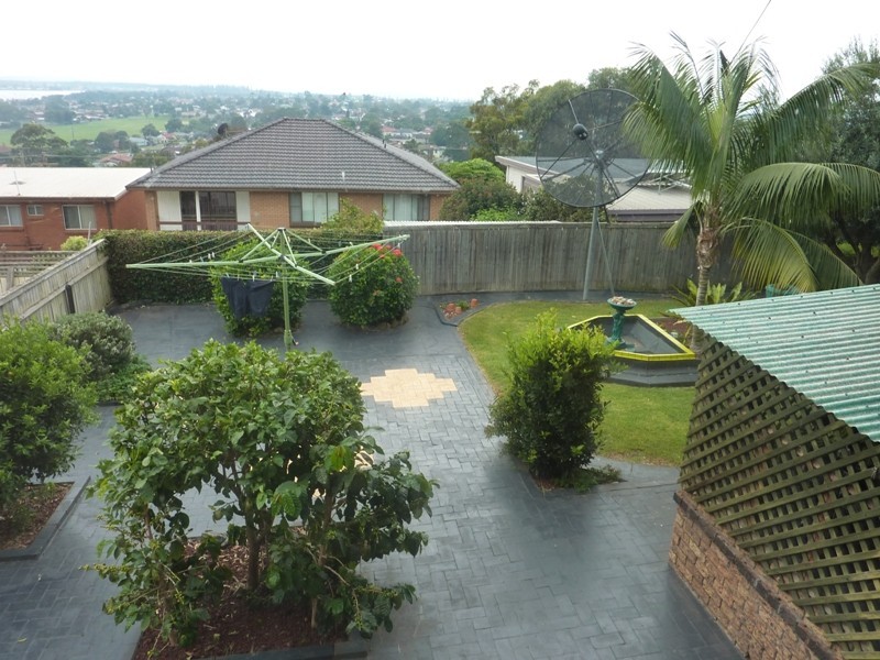 32 Cuthbert Drive, Mount Warrigal NSW 2528