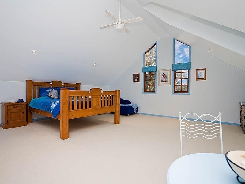 126 Pur Pur Avenue, Lake Illawarra NSW 2528