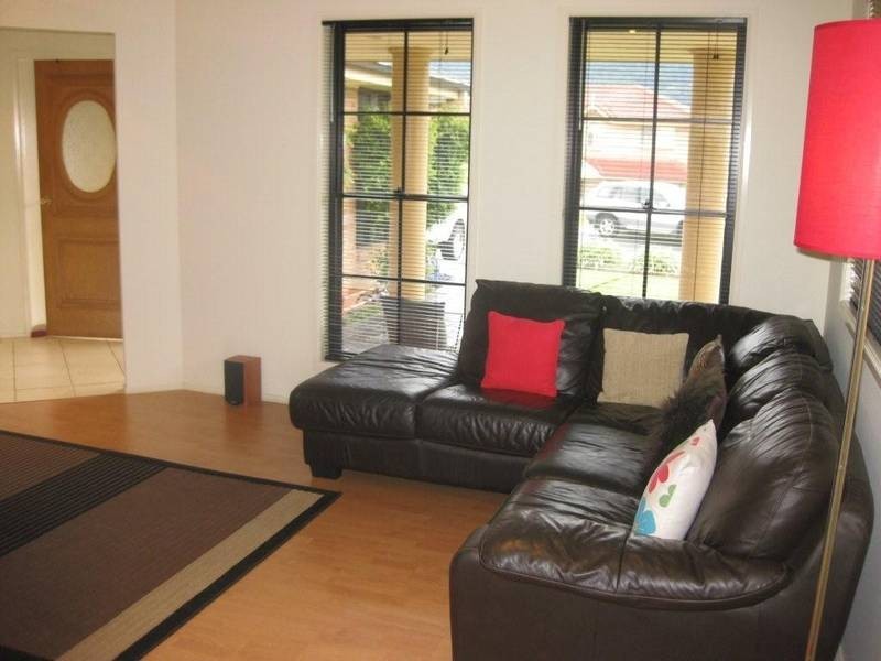 77 Robins Creek Drive, Horsley NSW 2530