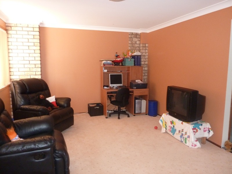 27 Sierra Drive, Horsley NSW 2530