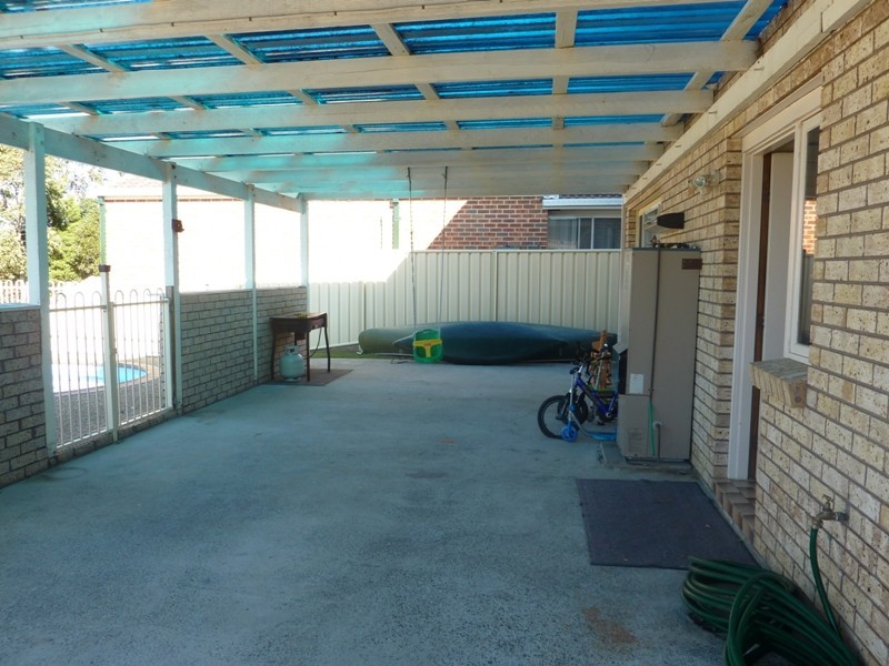 27 Sierra Drive, Horsley NSW 2530