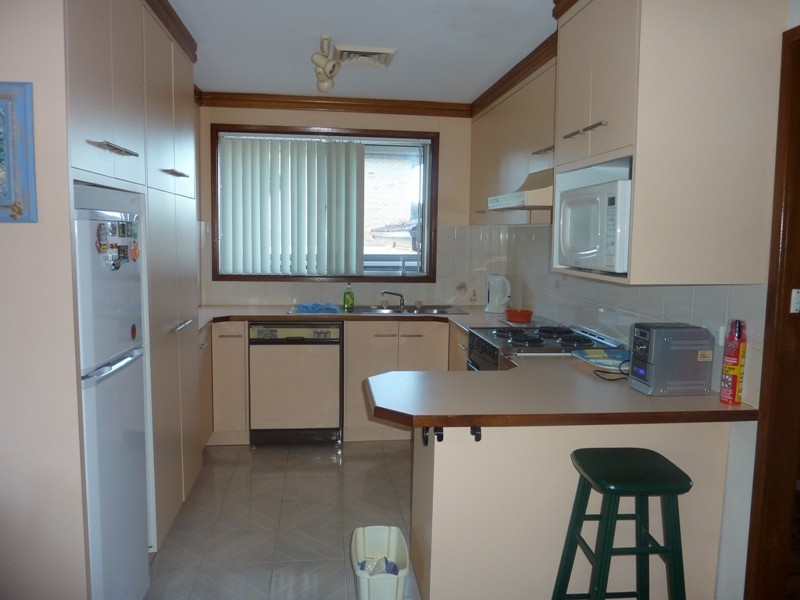 12 Thirroul Road, Kanahooka NSW 2530