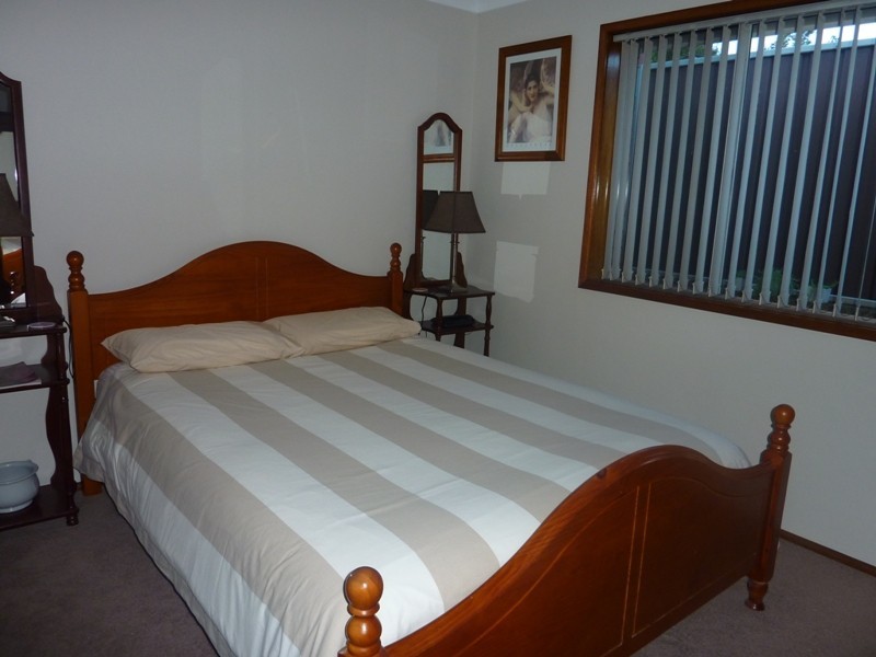 12 Thirroul Road, Kanahooka NSW 2530