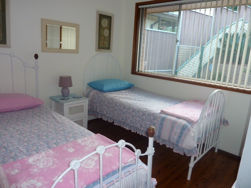 12 Thirroul Road, Kanahooka NSW 2530