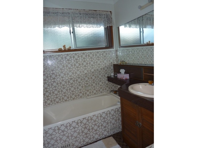 12 Thirroul Road, Kanahooka NSW 2530