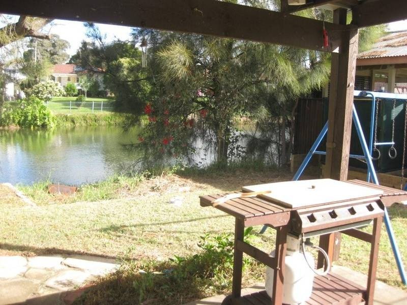 9 Oaks Avenue, Kanahooka NSW 2530