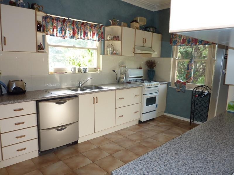 2 William Street, Unanderra NSW 2526