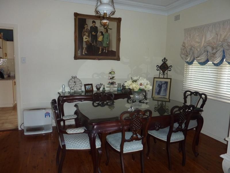 2 William Street, Unanderra NSW 2526