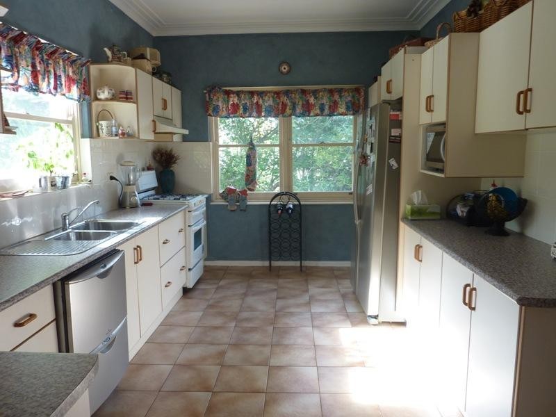 2 William Street, Unanderra NSW 2526