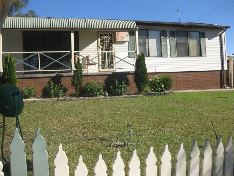 1 Barellan Avenue, Dapto NSW 2530