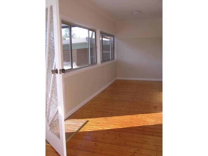 8 Wollongong Street, Shellharbour NSW 2529