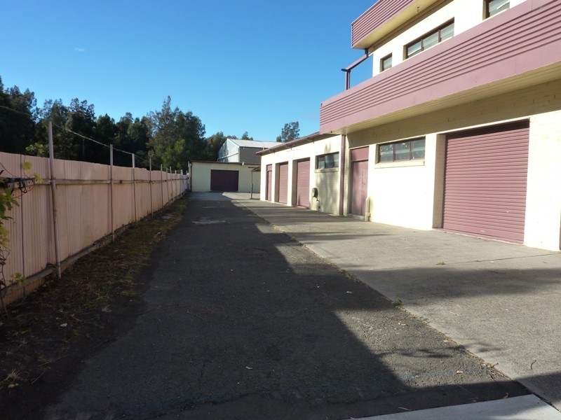 9 Mineral Road, Oak Flats NSW 2529