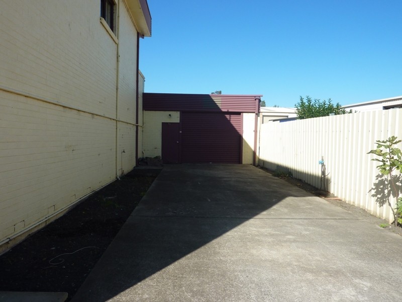 9 Mineral Road, Oak Flats NSW 2529