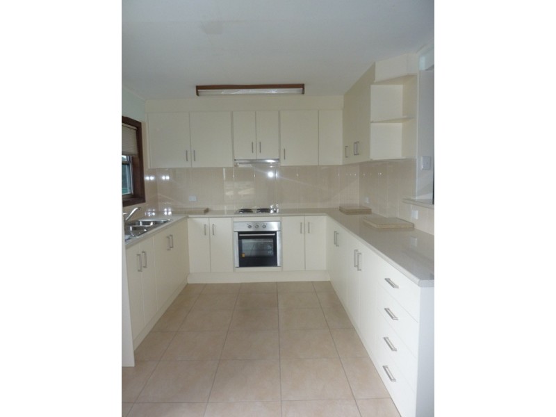 35 Hassan Street, Lake Heights NSW 2502