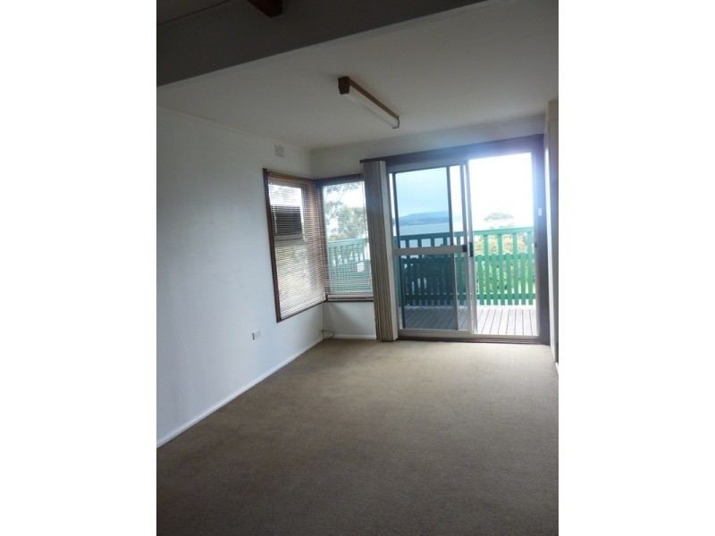 35 Hassan Street, Lake Heights NSW 2502