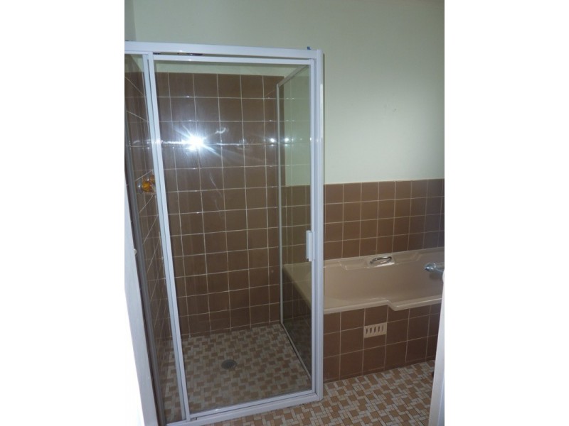 35 Hassan Street, Lake Heights NSW 2502