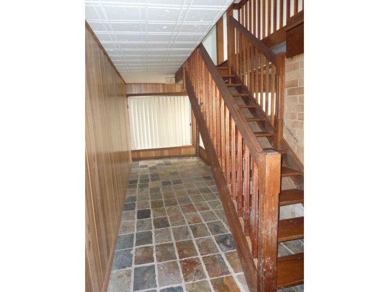 35 Hassan Street, Lake Heights NSW 2502