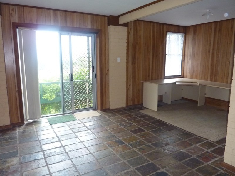 35 Hassan Street, Lake Heights NSW 2502