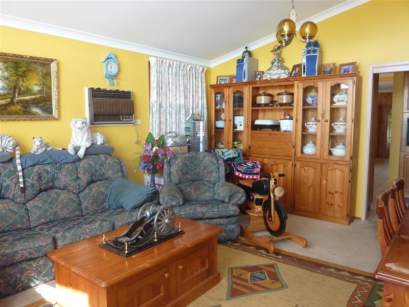61 Kanahooka Road, Kanahooka NSW 2530