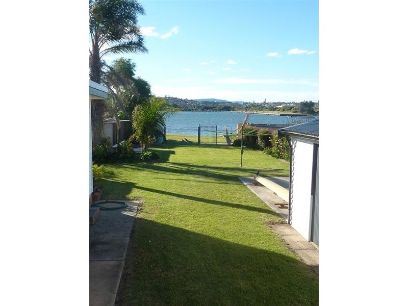 20 Lakeview Parade, Primbee NSW 2502