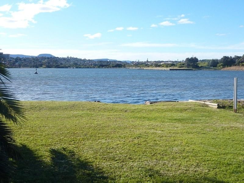 20 Lakeview Parade, Primbee NSW 2502