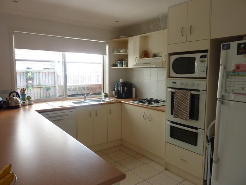 8 Glenwood Grove, Horsley NSW 2530
