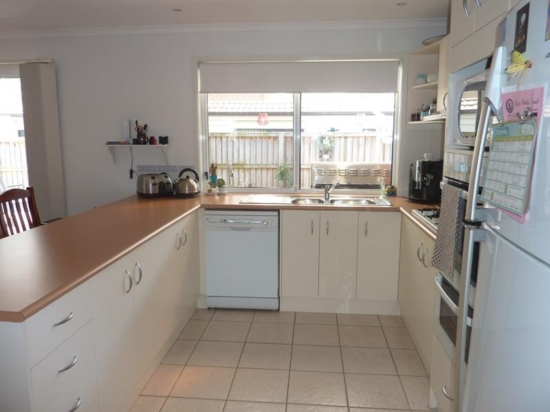 8 Glenwood Grove, Horsley NSW 2530