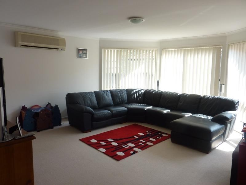 8 Glenwood Grove, Horsley NSW 2530