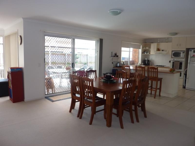 8 Glenwood Grove, Horsley NSW 2530