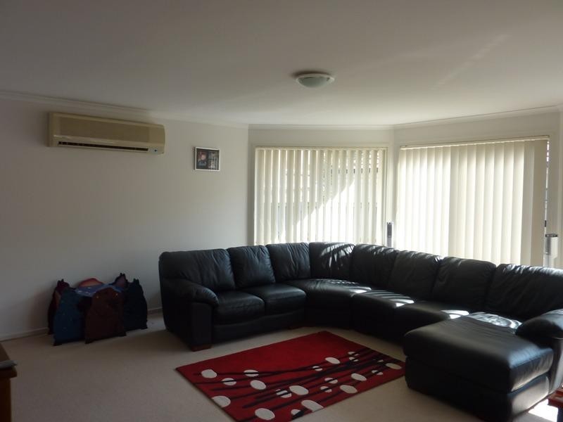 8 Glenwood Grove, Horsley NSW 2530