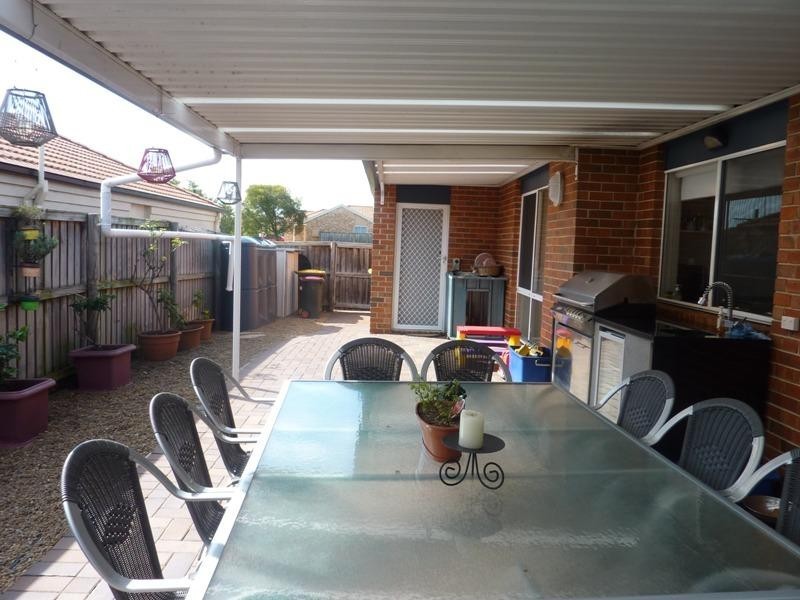 8 Glenwood Grove, Horsley NSW 2530
