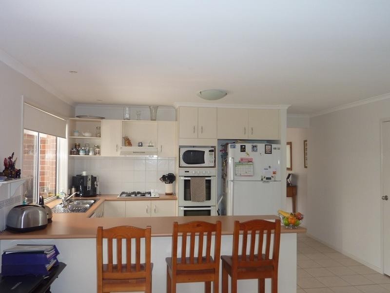 8 Glenwood Grove, Horsley NSW 2530