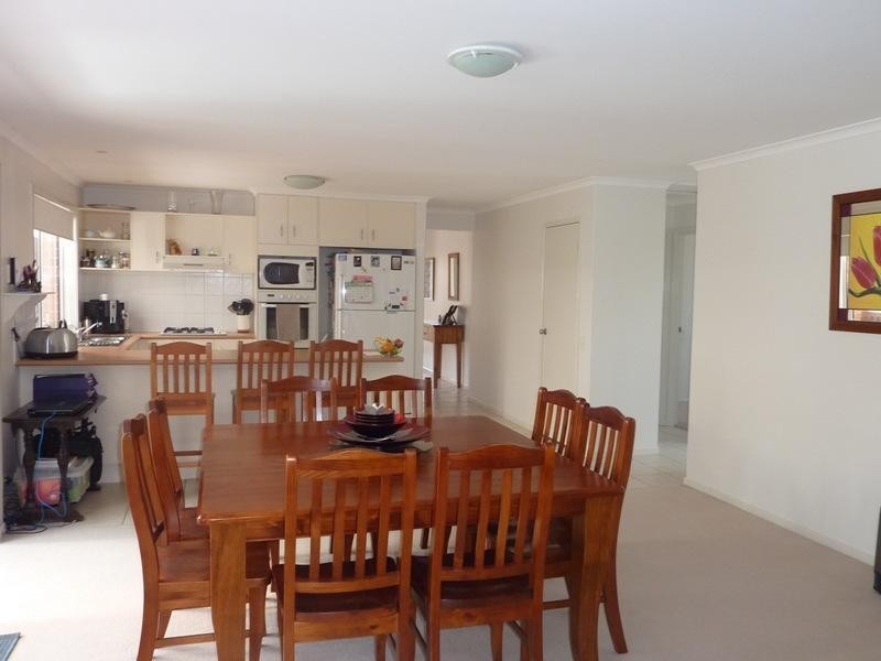 8 Glenwood Grove, Horsley NSW 2530