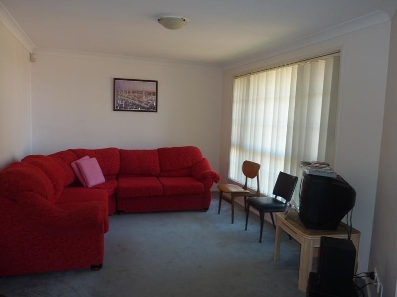 20 Lake Heights Road, Lake Heights NSW 2502