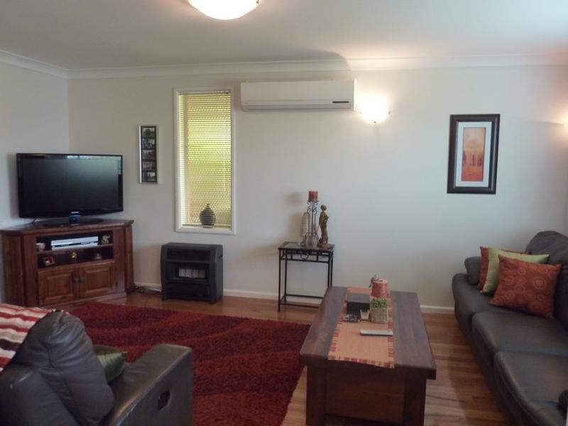 67 Lakelands Drive, Dapto NSW 2530