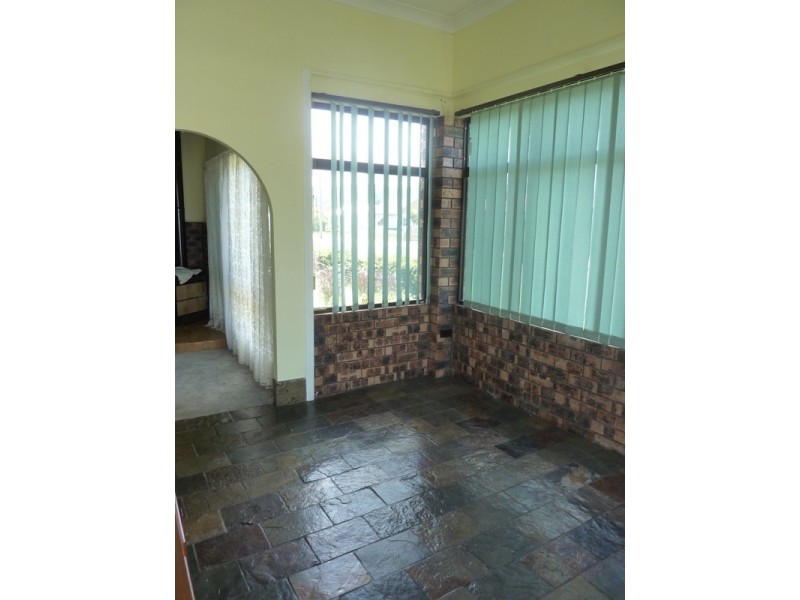 1 Fraser Street, Unanderra NSW 2526