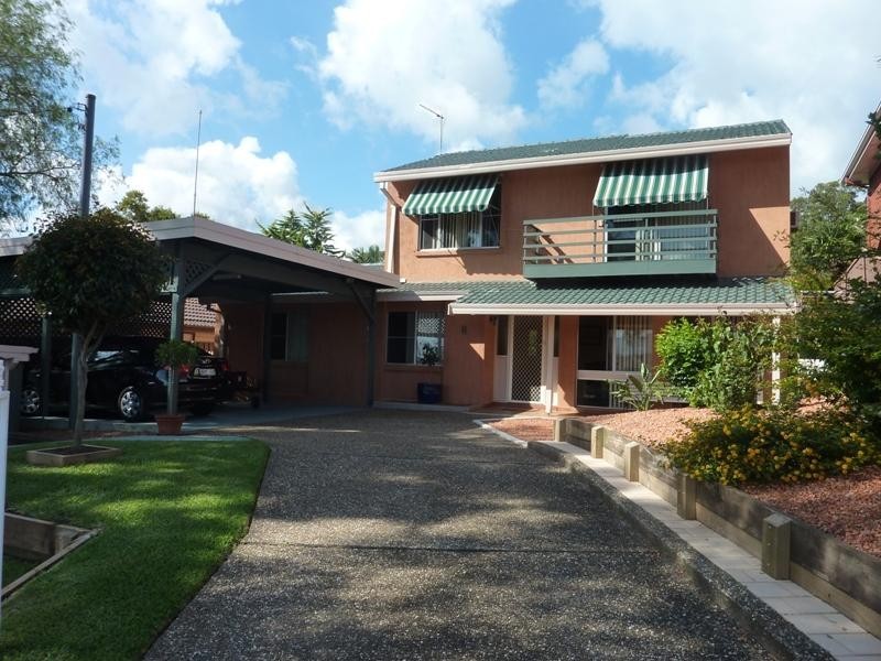 8 Cleary Avenue, Kanahooka NSW 2530