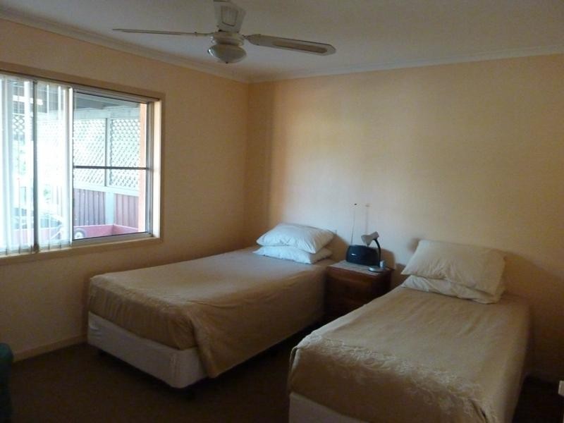 8 Cleary Avenue, Kanahooka NSW 2530