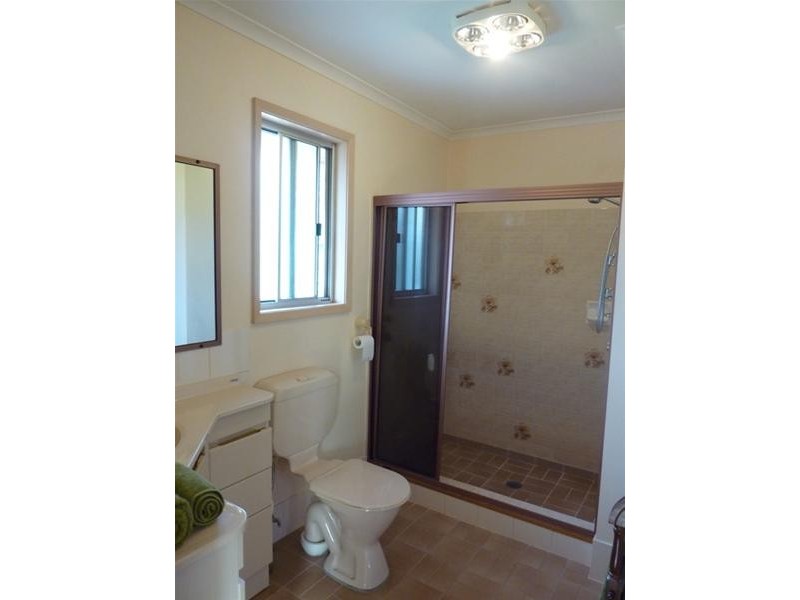 8 Cleary Avenue, Kanahooka NSW 2530