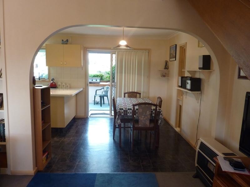 8 Cleary Avenue, Kanahooka NSW 2530