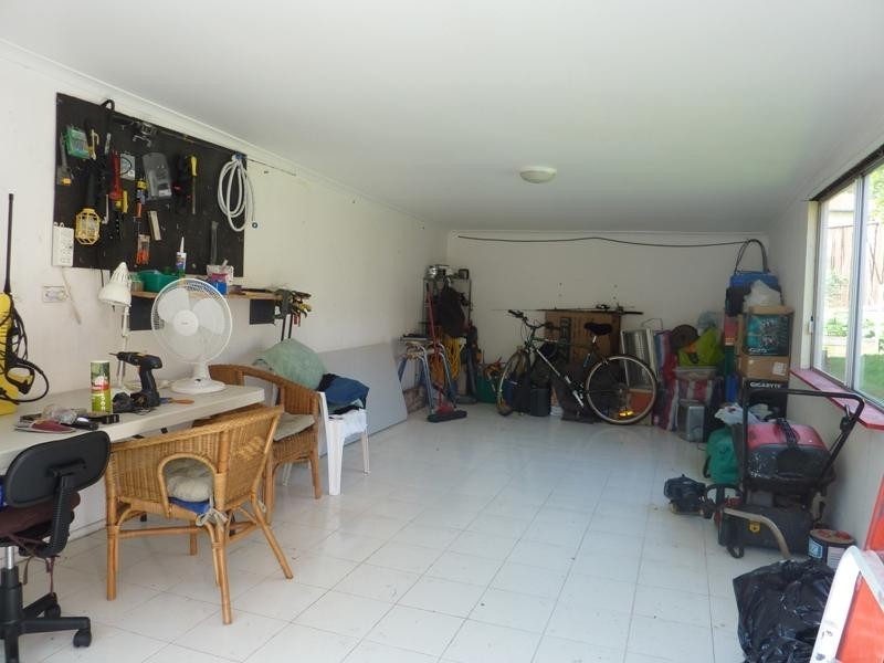 8 Cleary Avenue, Kanahooka NSW 2530