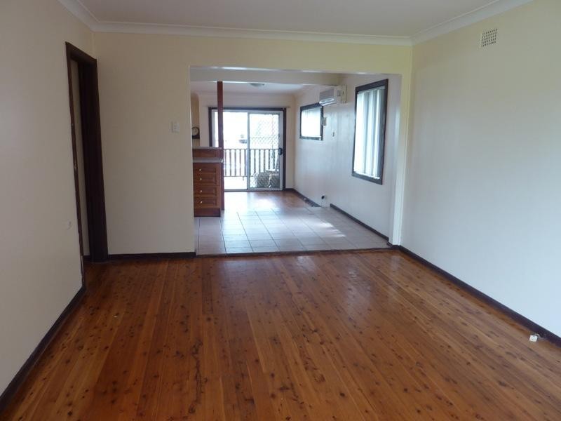 273 Northcliffe Drive, Berkeley NSW 2506