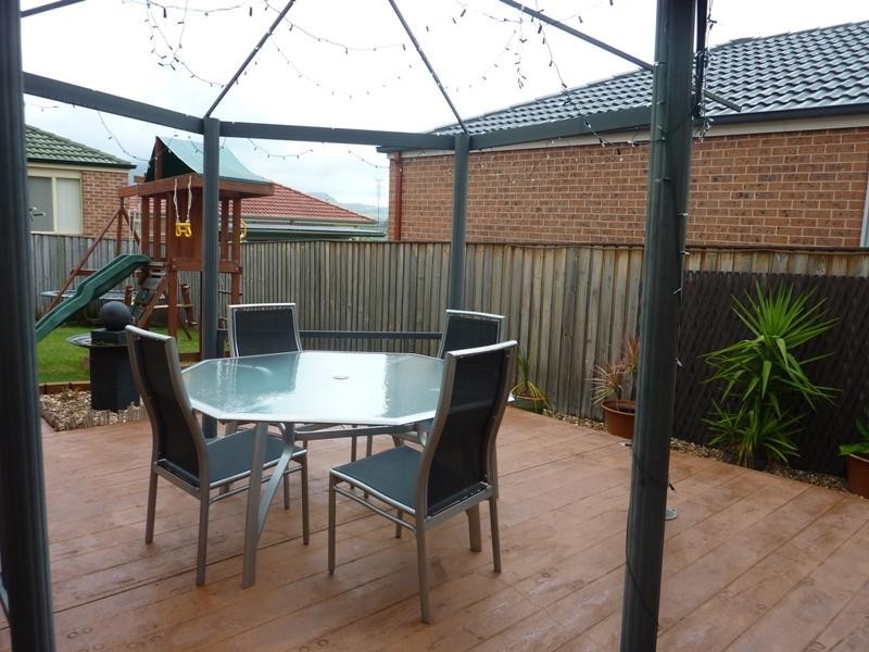1 Glenlee Drive, Horsley NSW 2530