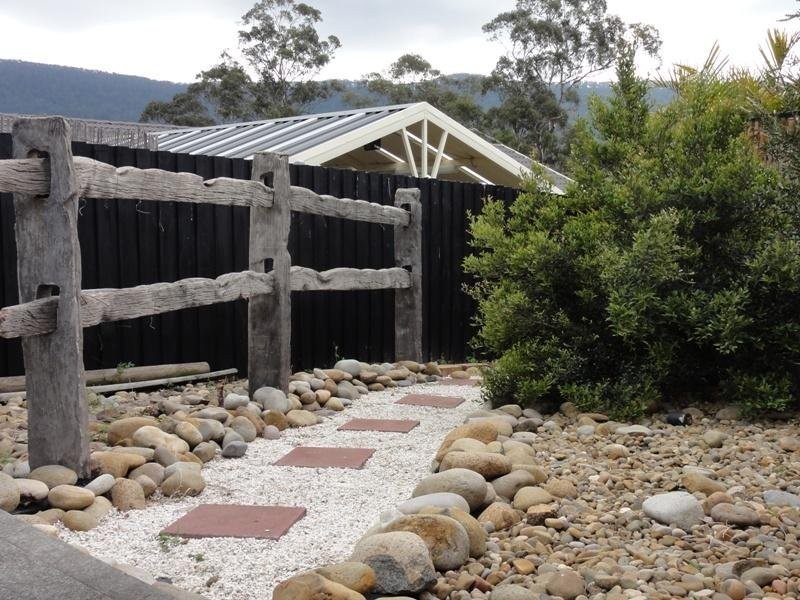 15 Mundoonen Crescent, Horsley NSW 2530