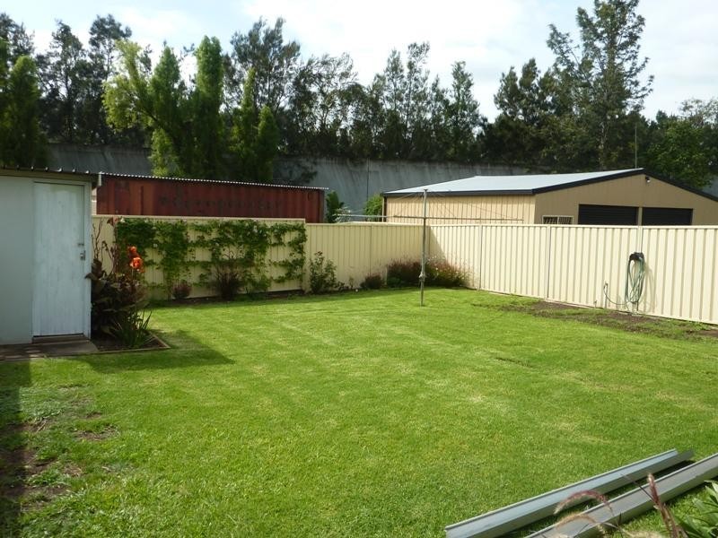 13 Brook Street, Dapto NSW 2530