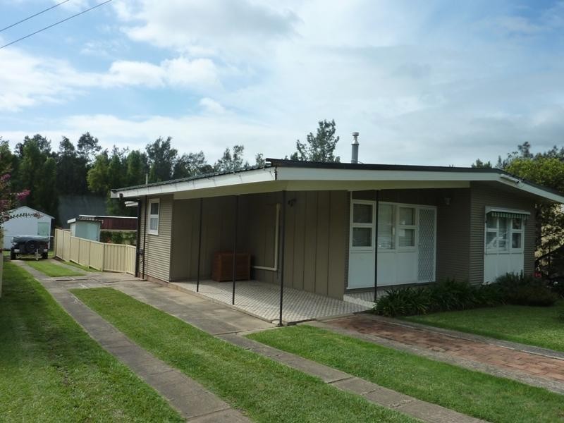 13 Brook Street, Dapto NSW 2530