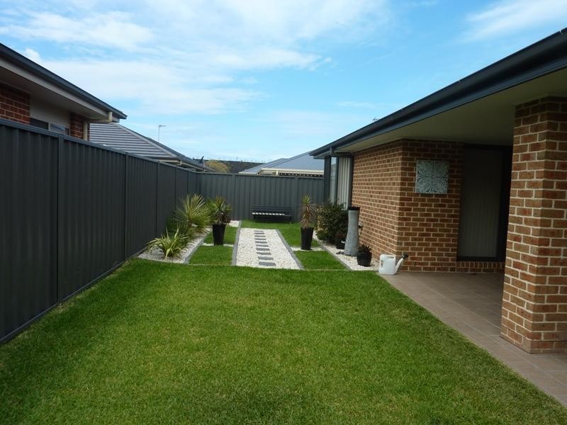 7 Shoreline Avenue, Haywards Bay NSW 2530